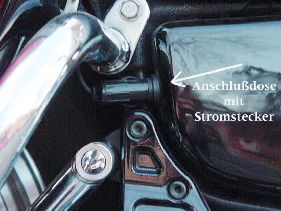 Stromanschlu� im Seitendeckel