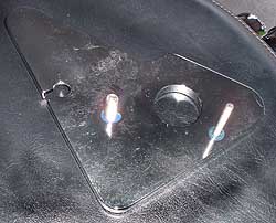 Bolzen in Platte montieren